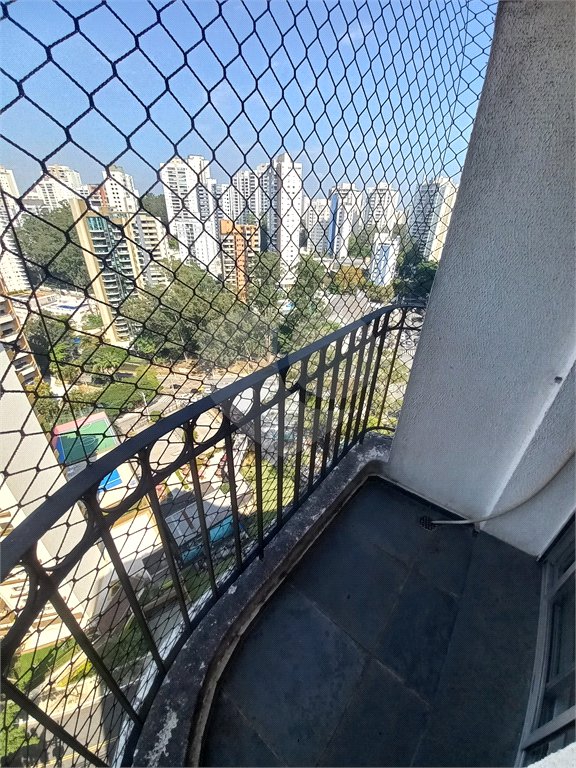 Apartamento à venda com 3 quartos, sendo 1 suíte, em Vila Andrade, São Paulo, SP