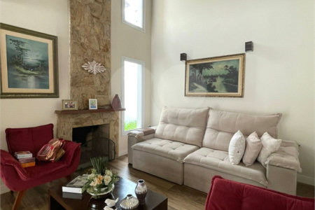 Casa à venda com 3 suítes em Jardim Itaperi, Atibaia, SP