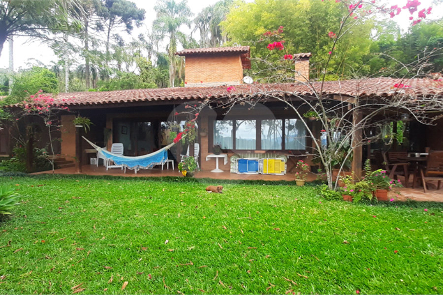 Casa Térrea à venda com 4 quartos, sendo 2 suítes, em Serra da Cantareira, Mairiporã, SP