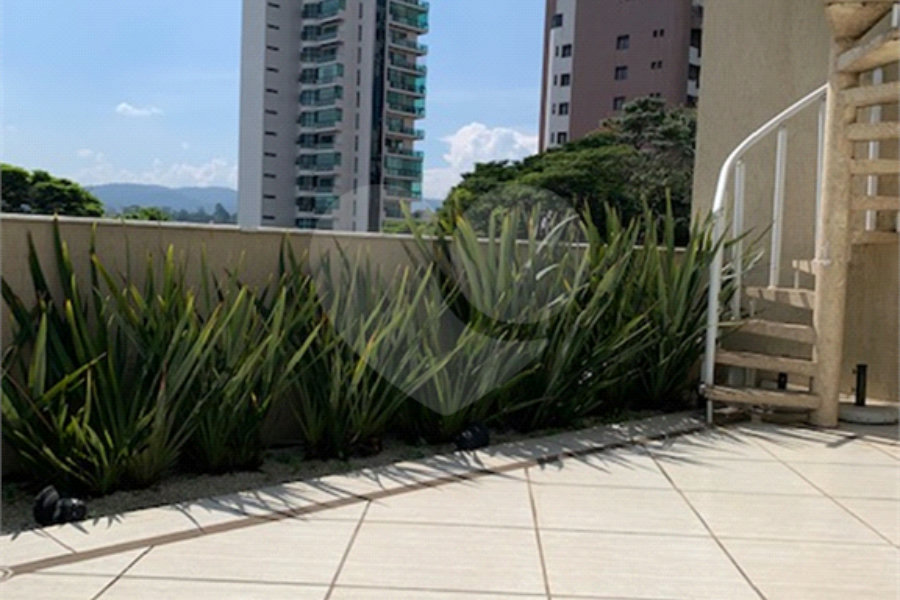 Sobrado à venda com 3 suítes em Santana, São Paulo, SP