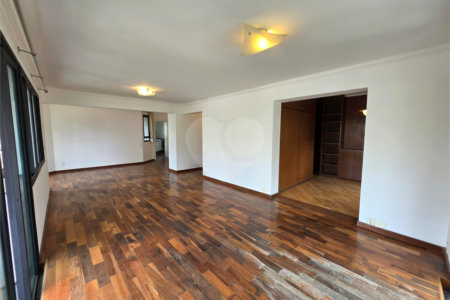 Apartamento à venda com 3 suítes em Vila Uberabinha, São Paulo, SP