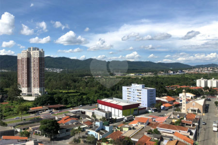 Apartamento à venda com 4 quartos, sendo 2 suítes,  em Jardim Armênia, Mogi das Cruzes, SP