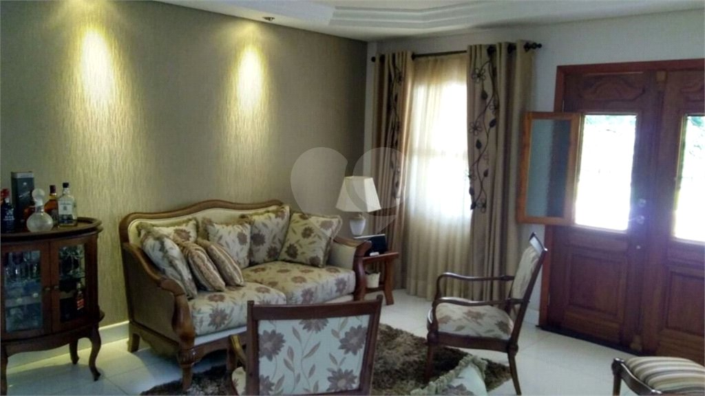 Casa à venda com 5 quartos, sendo 4 suítes,  no condomínio Reserva dos Vinhedos, Louveira - SP