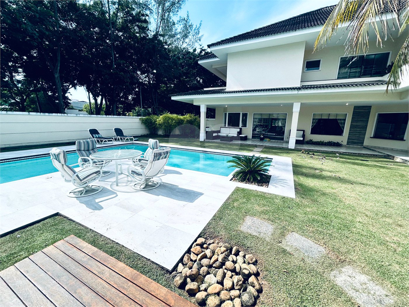 Casa à venda com 8 quartos, sendo 7 suítes, em Barra da Tijuca, Rio de Janeiro, RJ