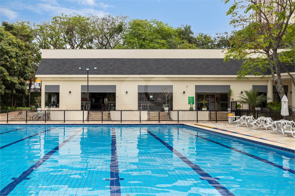 Apartamento à venda com 3 quartos, sendo 1 suíte, em Alto da Boa Vista, São Paulo, SP