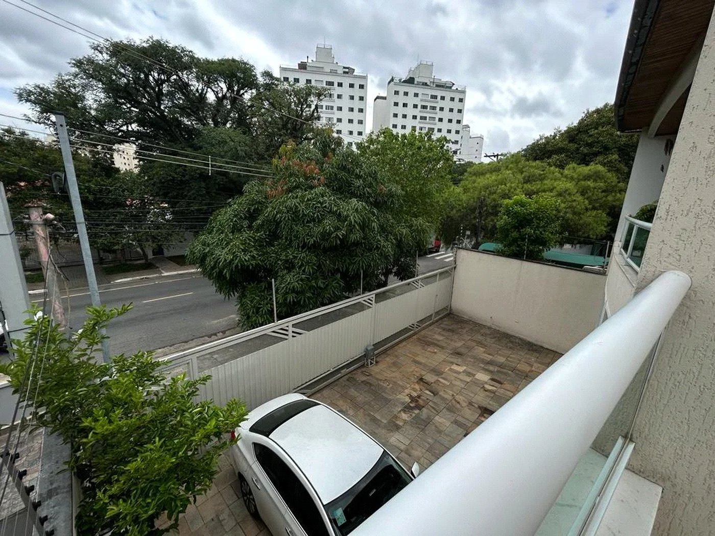 Sobrado à venda ou para alugar com 5 suítes em Bela Aliança, São Paulo, SP