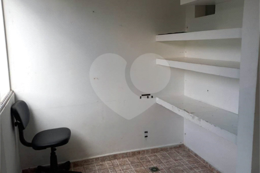 Casa à venda com 3 quartos, sendo 1 suíte, no condomínio Village St. Louis, São Paulo - SP