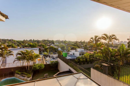 Sobrado à venda com 4 quartos, sendo 3 suítes, em Brooklin, São Paulo, SP