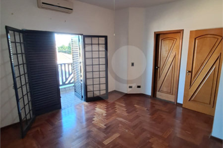 Sobrado à venda com 3 suítes em Nossa Senhora Aparecida, Paulínia, SP