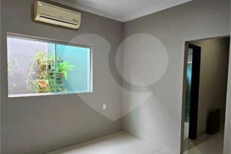 Casa à venda com 2 suítes no Centro, Ponta Porã, MS