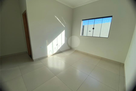 Casa à venda com 2 quartos, sendo 1 suíte,  em Ipê, Três Lagoas, MS