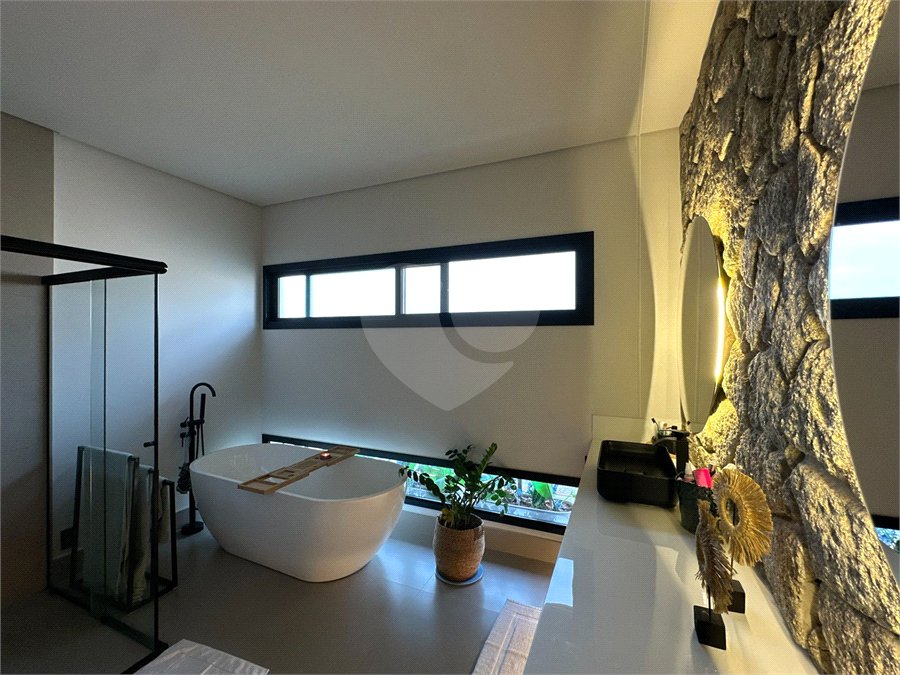 Casa Térrea à venda ou para alugar com 3 suítes em Jardim Leonor, Itatiba, SP
