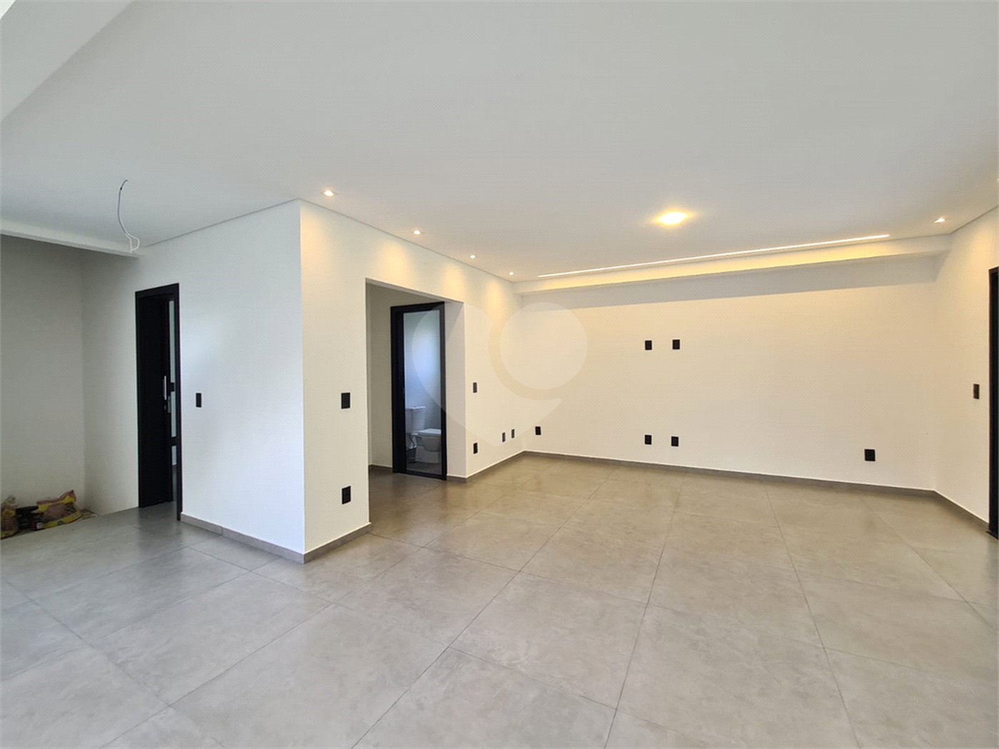 Casa em condomínio à venda com 3 suítes em Vila Santista, Atibaia, SP