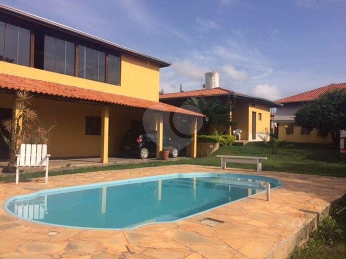 Casa à venda com 6 quartos, sendo 4 suítes, no condomínio Cond Riacho Fundo, Araçoiaba da Serra - SP