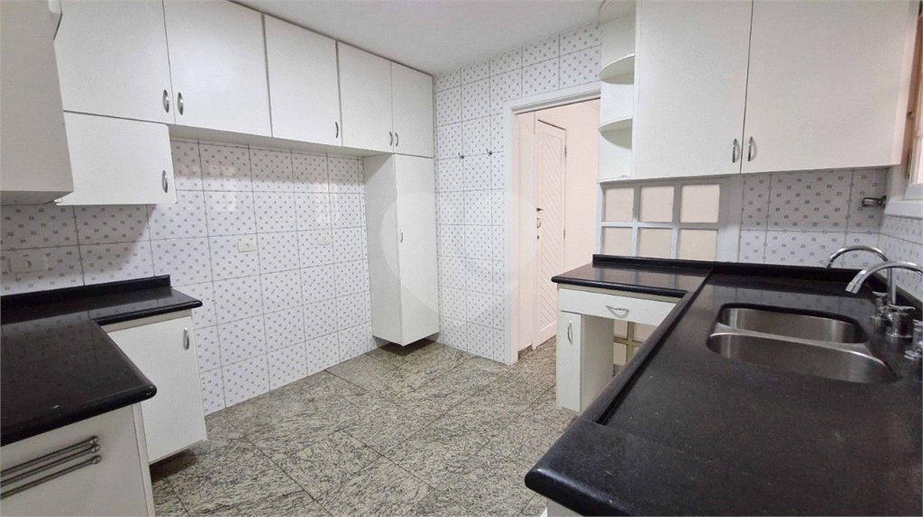 Casa à venda com 4 suítes no condomínio Jardim Vitória Régia, São Paulo - SP