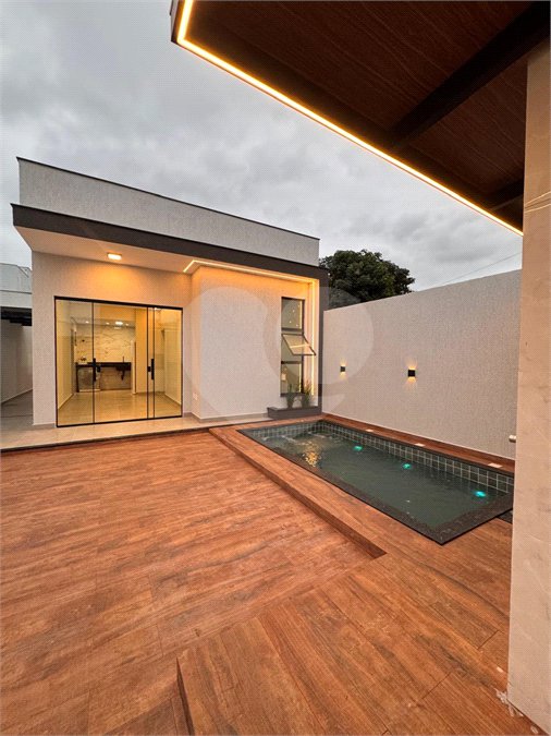 Casa à venda com 2 quartos, sendo 1 suíte, em Guriri, Cabo Frio, RJ