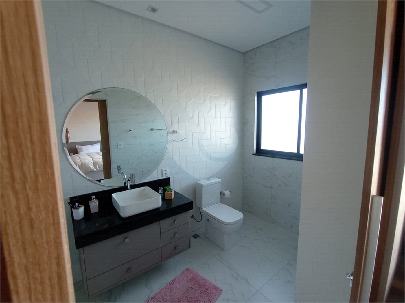 Casa à venda com 3 quartos, sendo 1 suíte, no condomínio Lago dos Ipês, Itapetininga - SP