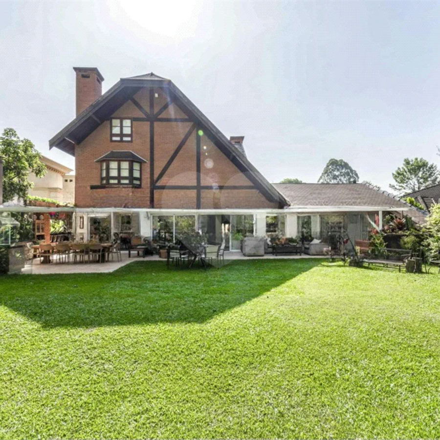 Casa de Vila à venda com 5 quartos, sendo 4 suítes, em Jardim Morumbi, São Paulo, SP