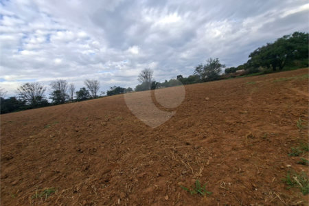 Terreno à venda no Centro, Alambari, SP