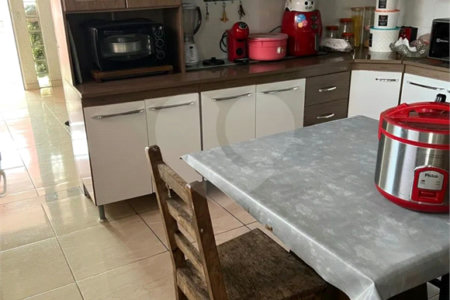 Casa à venda com 3 quartos em Jardim Suína, Taboão da Serra, SP