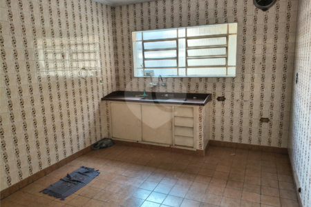 Sobrado à venda com 3 quartos em Vila Paulo Silas, São Paulo, SP