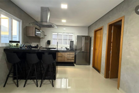 Casa à venda com 4 suítes no condomínio Altos da Serra Vi, São José dos Campos - SP