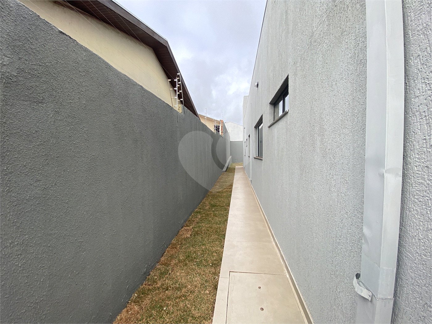 Casa à venda com 3 suítes em Jardim Estoril, Ponta Porã, MS