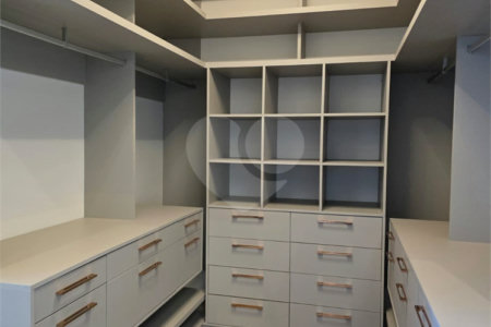 Casa à venda com 6 quartos, sendo 3 suítes, no condomínio Ibiti Royal Park, Sorocaba - SP