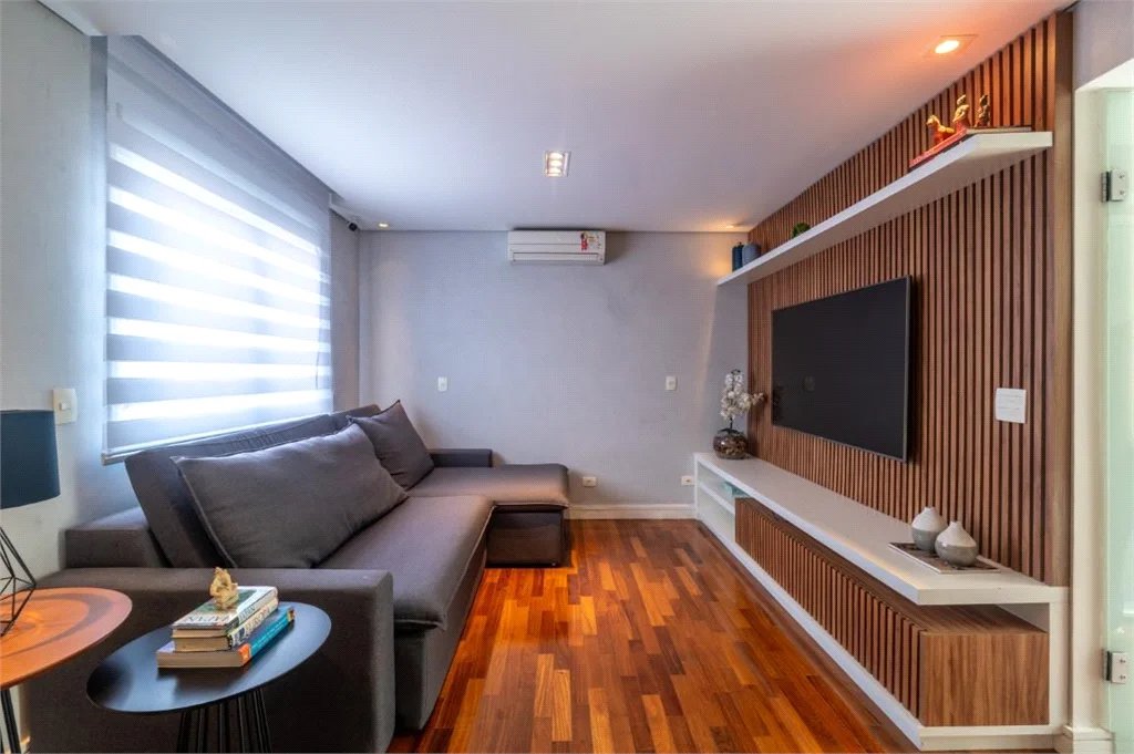 Casa à venda com 4 quartos, sendo 2 suítes, no condomínio Melbourne Residence, São Paulo - SP