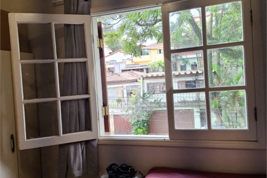 Sobrado à venda com 3 quartos, sendo 1 suíte, em Vila Irmãos Arnoni, São Paulo, SP