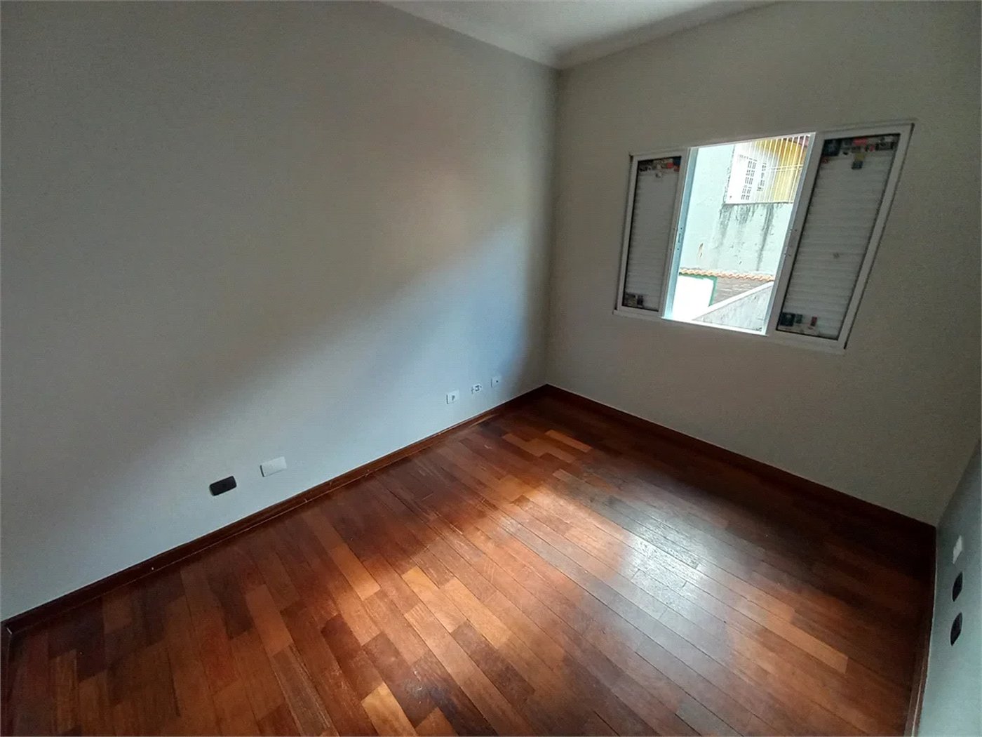 Sobrado à venda com 3 quartos, sendo 1 suíte, em Lar São Paulo, São Paulo, SP