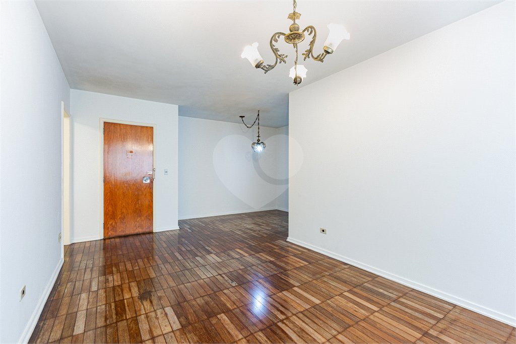 Apartamento à venda com 3 quartos, sendo 1 suíte, em Cerqueira César, São Paulo, SP