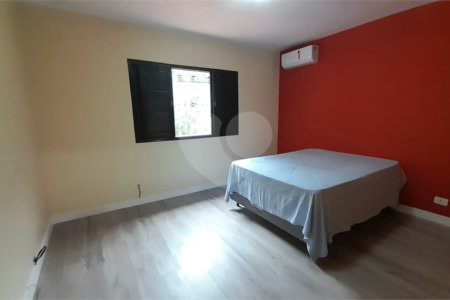 Sobrado à venda com 3 quartos, sendo 1 suíte, em Jardim Prudência, São Paulo, SP