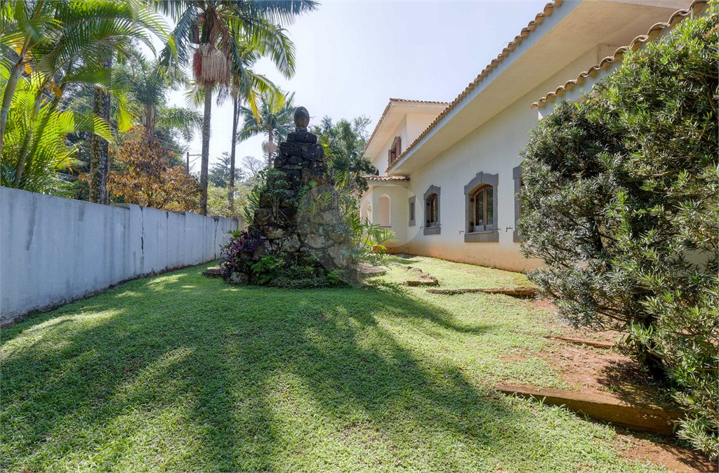 Casa à venda com 5 suítes no condomínio Chácara Flora, São Paulo - SP