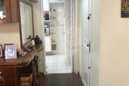 Apartamento com 3 dormitórios, Bairro Saúde,, Muito proximo do metro São Judas e da Igreja!