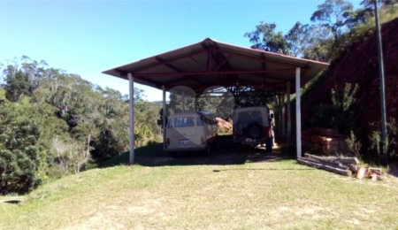 Sítio à venda com 10 quartos, sendo 4 suítes, no Centro, Natividade da Serra, SP