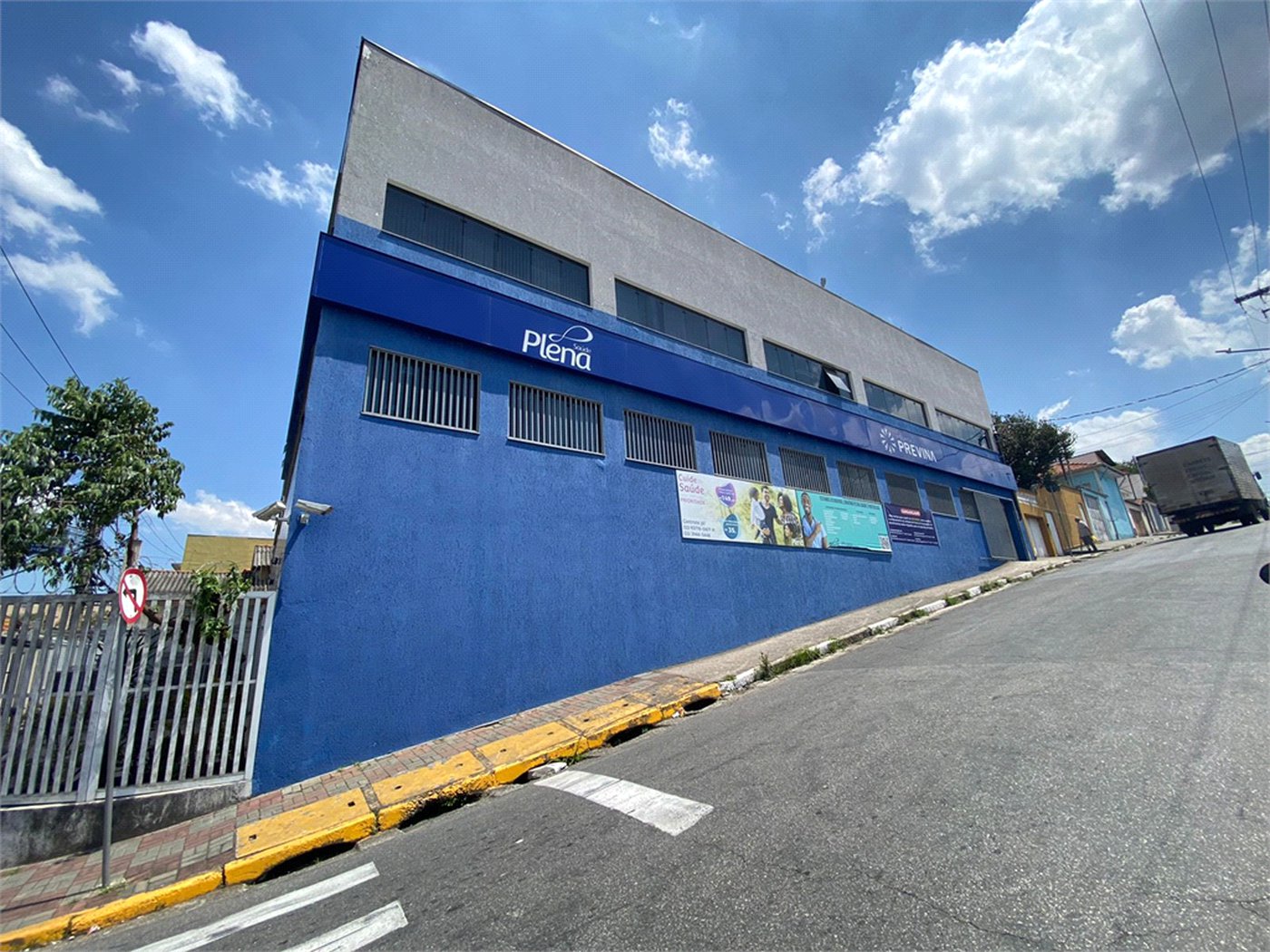 Salão Comercial para alugar em Vila Romanópolis, Ferraz de Vasconcelos, SP