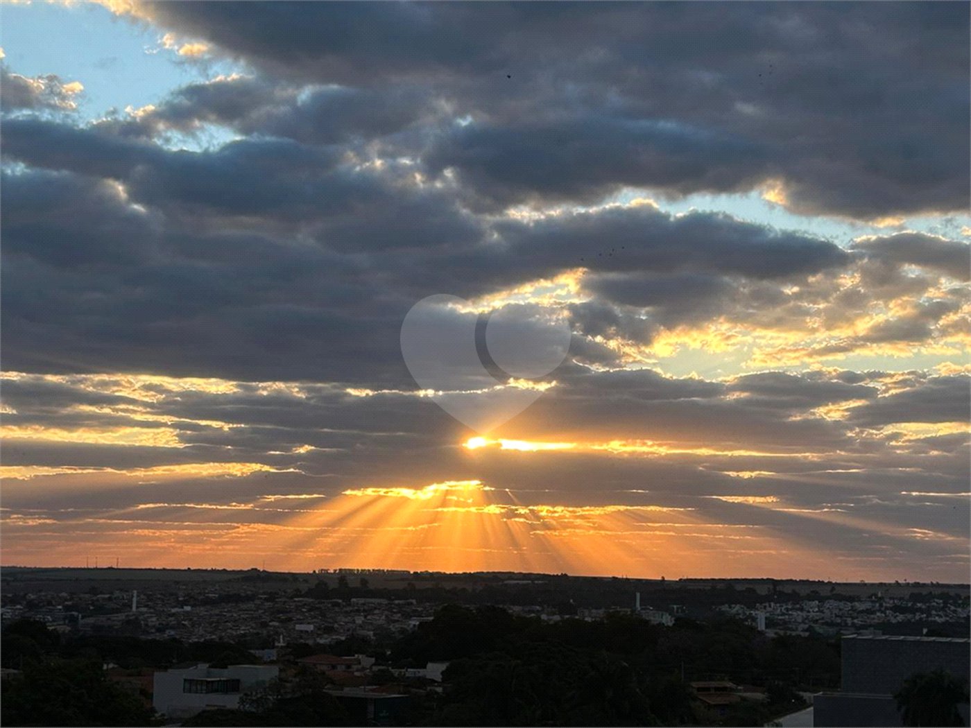 Apartamento à venda com 3 suítes em Vila Ferroviária, Araraquara, SP