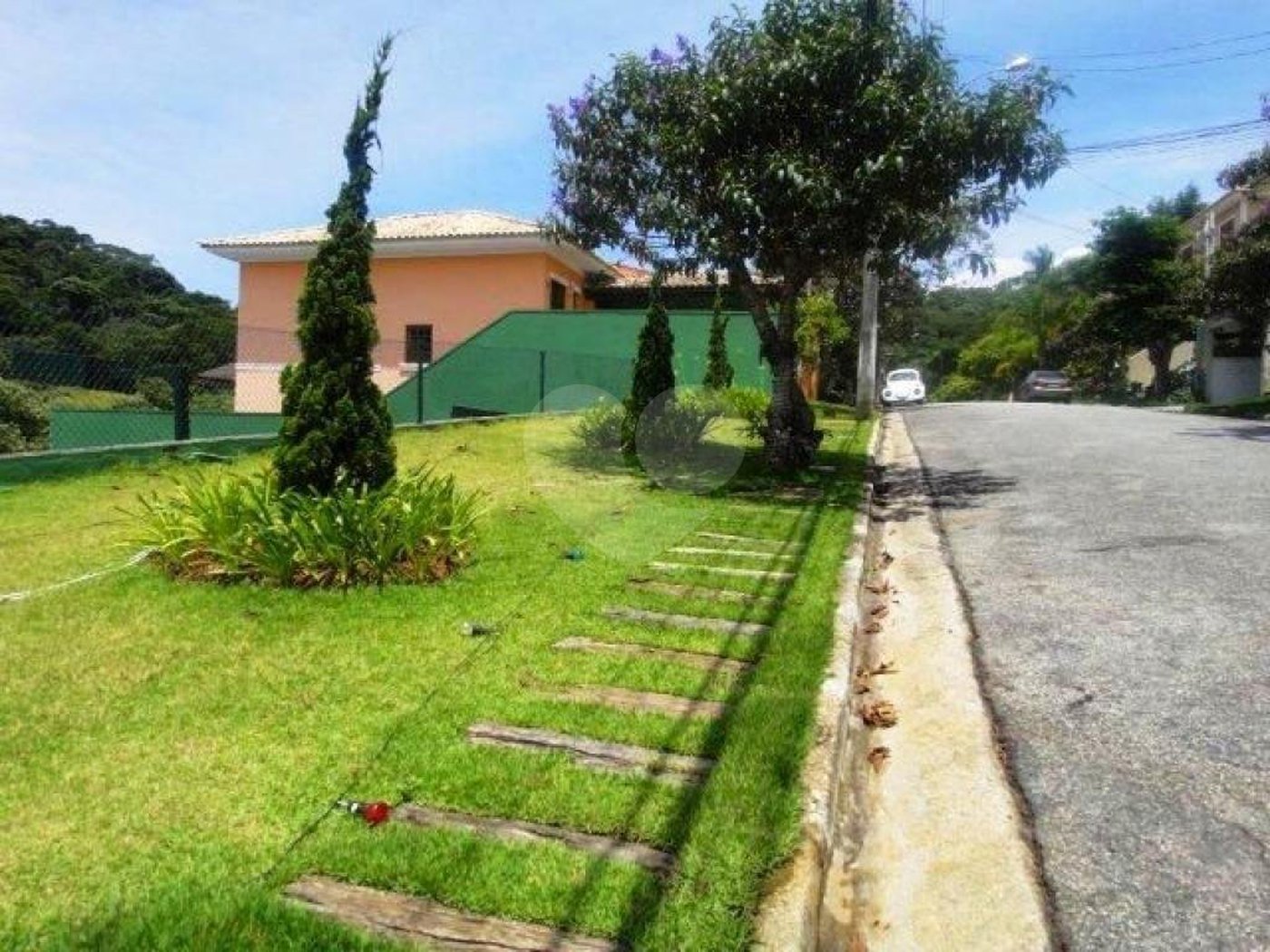 Casa à venda com 4 quartos, sendo 3 suítes, no condomínio Residencial Jardim Itatinga, São Paulo - SP