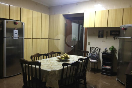 Casa à venda com 5 quartos, sendo 4 suítes,  em Vila Tramontano, São Paulo, SP