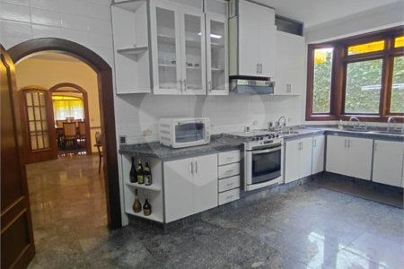 Casa à venda com 4 suítes no condomínio Ville Bourghese, São Paulo - SP