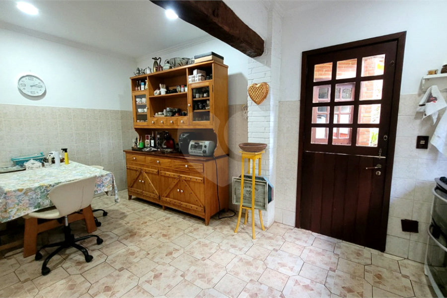 Casa à venda ou para alugar com 4 quartos, sendo 3 suítes, no condomínio Associação Reserva das Hortênsias, Mairiporã - SP
