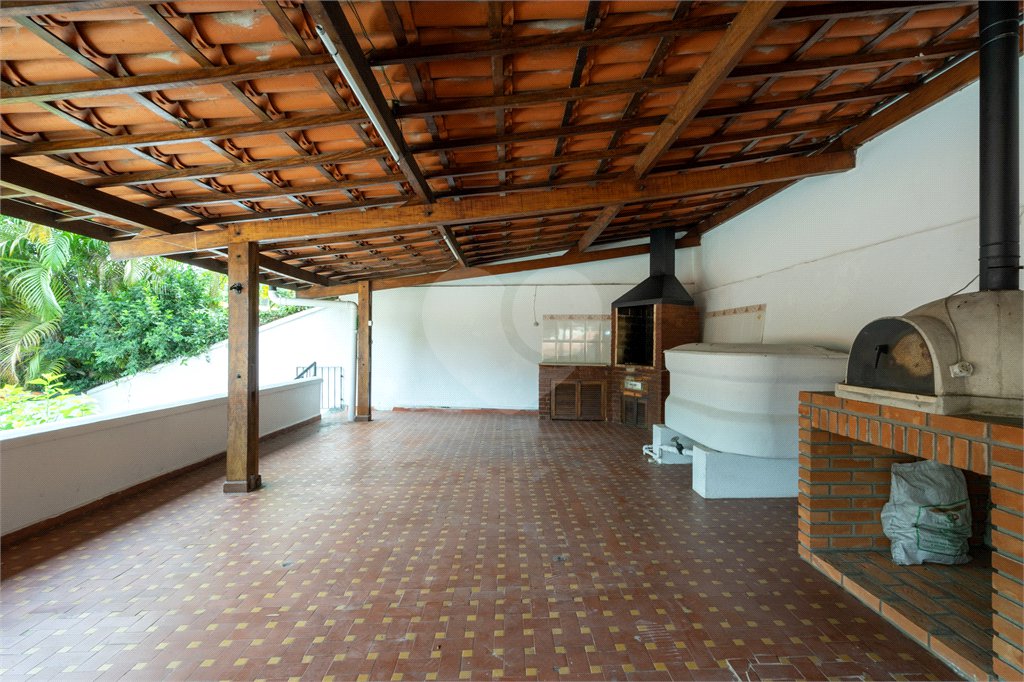 Casa Térrea à venda ou para alugar com 4 suítes em Jardim Marajoara, São Paulo, SP