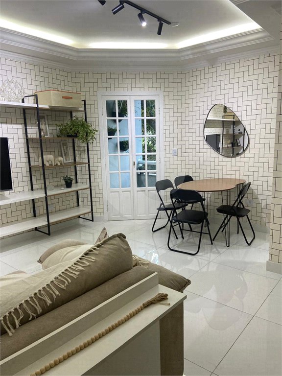 Casa de Vila à venda com 2 quartos, sendo 1 suíte,  em Silveira, Santo André, SP