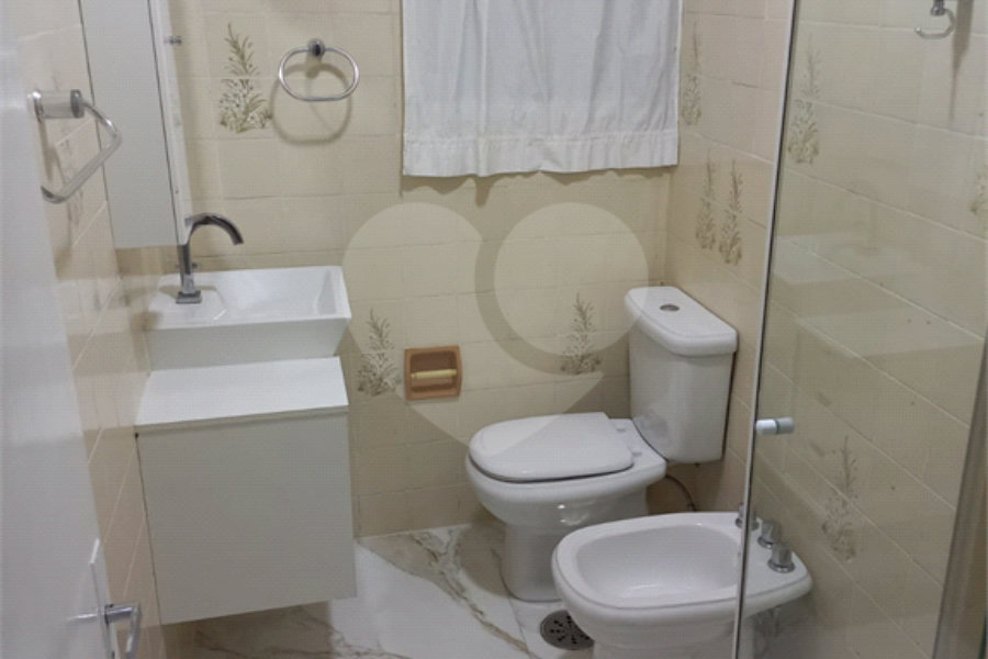 Apartamento à venda com 3 quartos, sendo 1 suíte, em Tortuga, Guarujá, SP