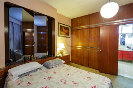 Casa de Vila para alugar com 4 quartos, sendo 1 suíte, em Granja Julieta, São Paulo, SP
