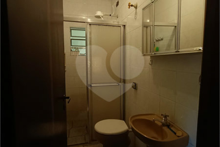 Casa à venda com 4 quartos, sendo 1 suíte, no condomínio Shangri-la, Atibaia - SP