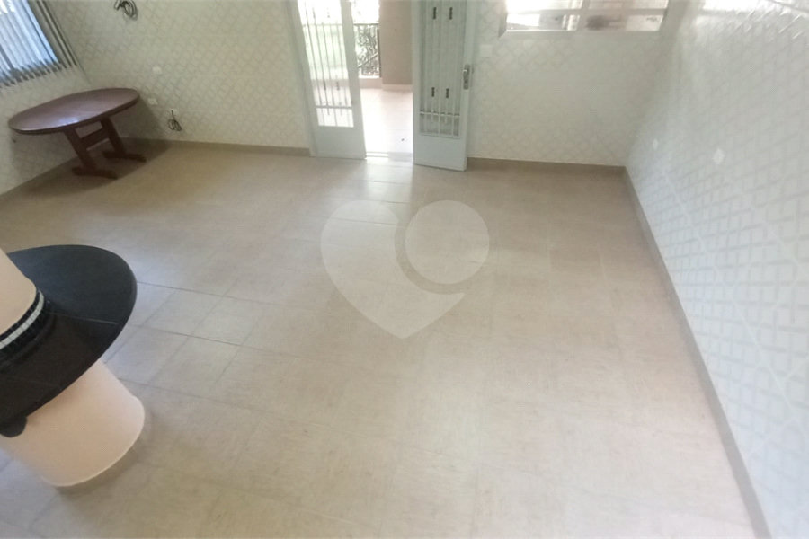 Sobrado à venda com 4 quartos, sendo 2 suítes, em Tremembé, São Paulo, SP