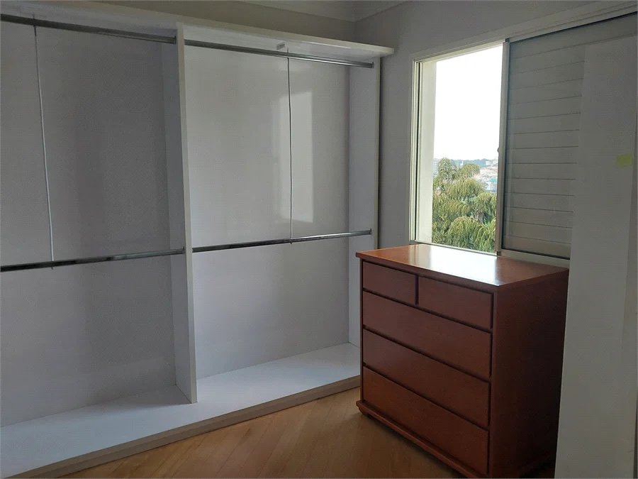 Apartamento à venda com 3 quartos, sendo 2 suítes,  em Cidade São Francisco, São Paulo, SP