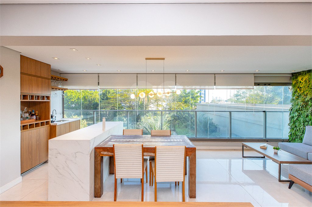 Apartamento à venda com 3 quartos, sendo 1 suíte, em Chácara Santo Antônio (zona Sul), São Paulo, SP